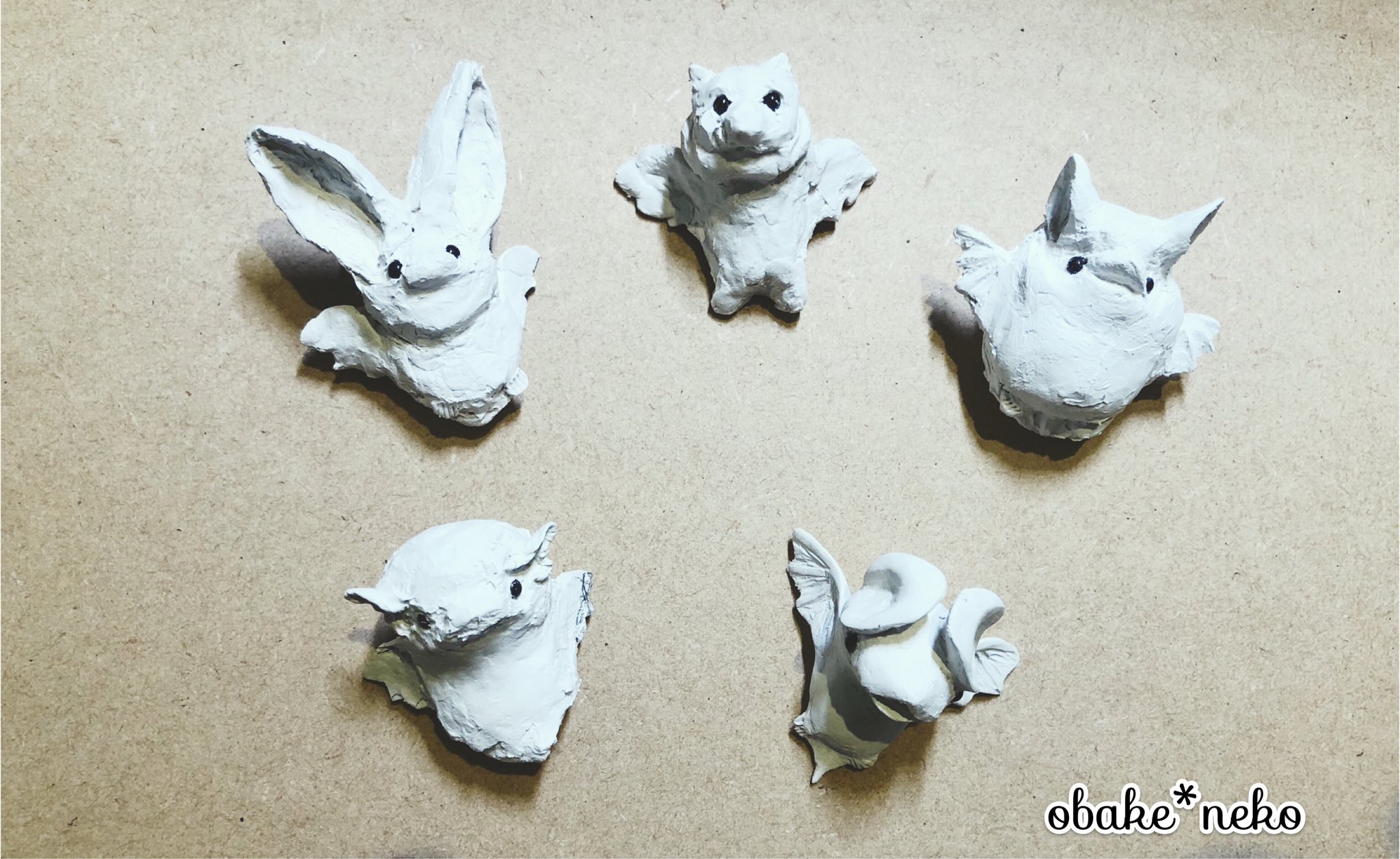 おばけ ねこ コウモリ のデフォルメマスコット まだ荒削りですが 5体の形はだいたい決まりした オオコウモリはもう少し大きくても良いかなあ とか悩みながら 修正しつつ完成を目指します ニホンウサギコウモリ クビワオオコウモリ おばけ ねこ コウモリ のデフォルメマスコット まだ荒削りですが 5体の形はだいたい決まりした オオコウモリはもう少し大きくても良いかなあ とか悩みながら 修正しつつ完成を目指します ニホンウサギコウモリ クビワオオコウモリ