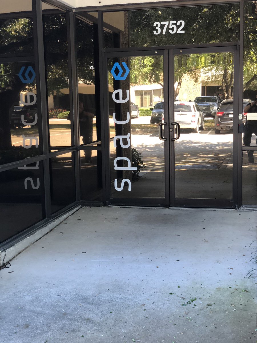 sphoward's tweet photo. Office coming together https://t.co/Yc6WoFzTjf