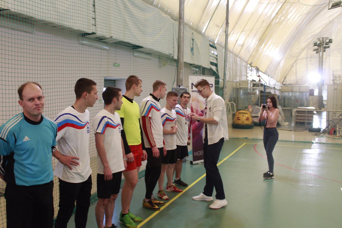 ivmger's tweet photo. Сегодня в рамках акции Кубок Первого молодогвардейцы #ivmger провели турнир по мини футболу на Кубок Молодой Гвардии.В турнире приняли участие молодежные организации области.Победителям и призерам были вручены медали, призы и памятный кубок
#КубокПервого #МГЕР #ИвановскаяОбласть https://t.co/C7NGLCH6xb