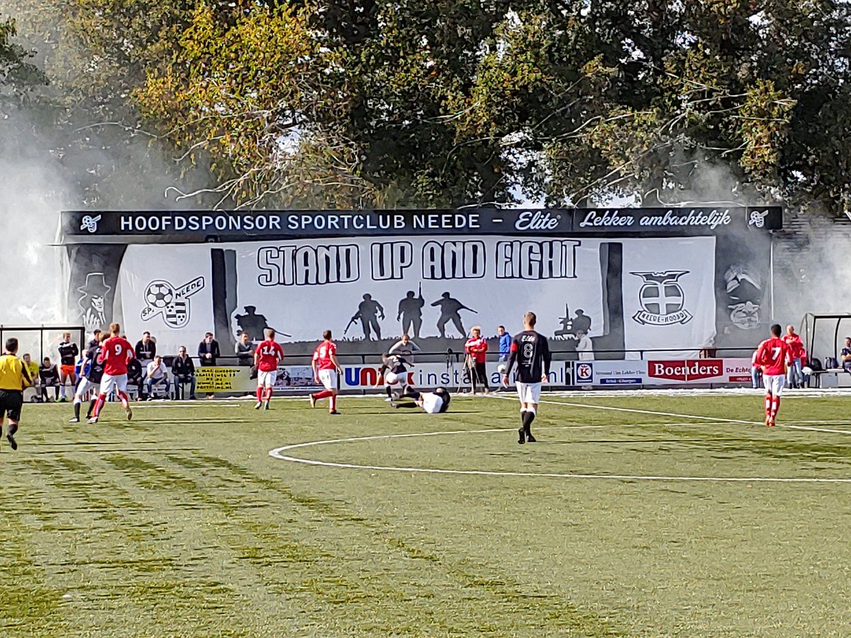 geldersvoetbal's tweet photo. Eindstand bij de lokale derby van Achterhoek 5-1 in het voordeel van @sportclubneede op buurman @VVLochuizen . Later meer op https://t.co/pxHUheATrM 
Foto: @stadionvoer https://t.co/FM9Enb33KU