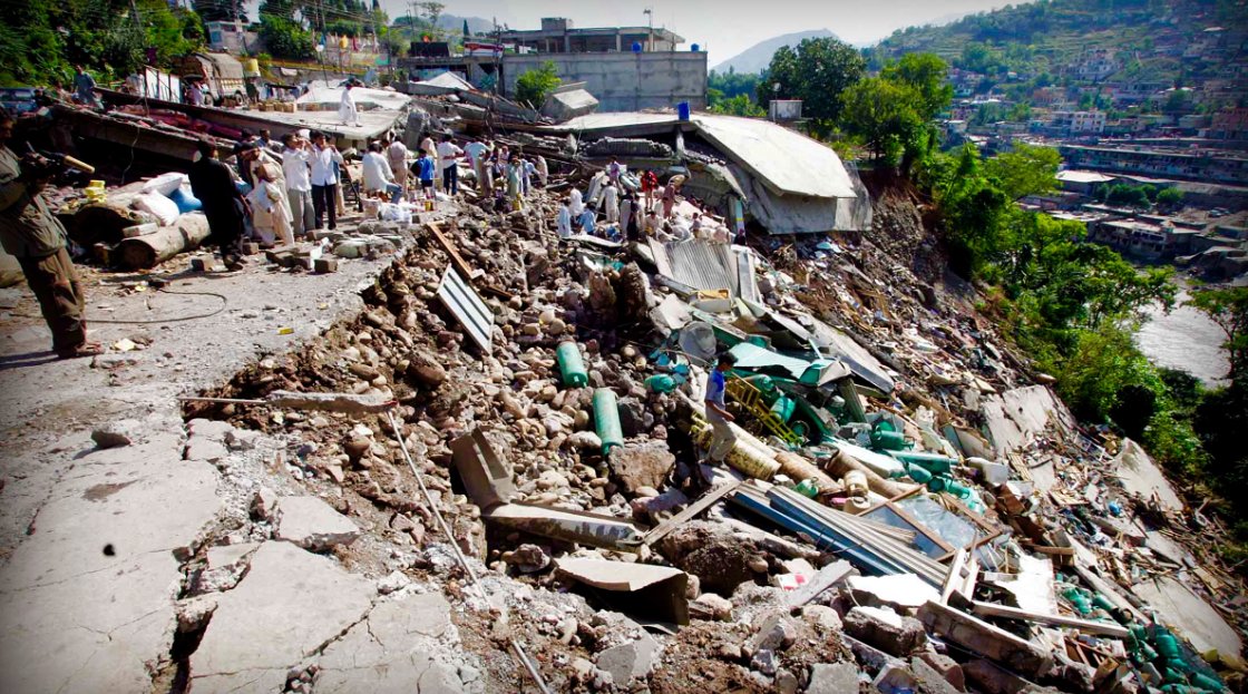 Itx_Aizu's tweet photo. It’s been 11 years since the massive earthquake hit northern areas of Pakistan at 8:52 AM on 8th Oct 2005. 80,000 people lost their lives, thousands of them left injured and more than 2.8M people.. May Allah save us..
#EarthquakeANaturalDisaster
#HSKPakistan https://t.co/onxaSBUm4H
