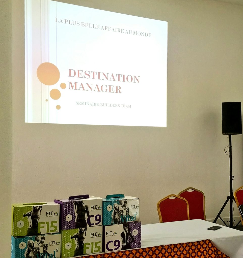 BuildersTeamF's tweet photo. Présentation du manager sénior Albéti OUSSEÏNI aux #FBO de la #BuildersTeam
《DESTINATION MANAGER》 https://t.co/24iJpR0F7O
