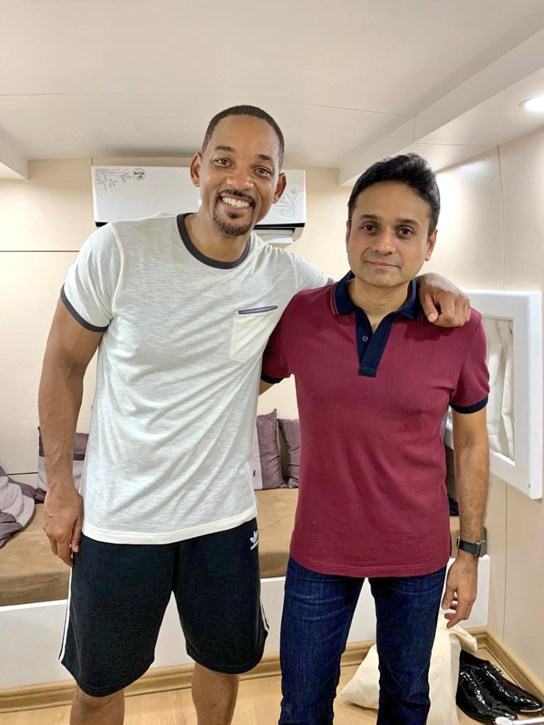 iMAHIRTIGERIAN's tweet photo. 😻😻 🐯 @iTIGERSHROFF 💖❤
There's a guest on the sets of #SOTY2 and 'will' you be able to keep calm after seeing these?😍
@karanjohar @apoorvamehta18 @iTIGERSHROFF @punitdmalhotra #WillSmith #student2 #TigerShroff
#ananyapanday #tarasutaria #SOTY2 #TigerianMahir 🙌💛🙌 https://t.co/HI2qQCGp1W
