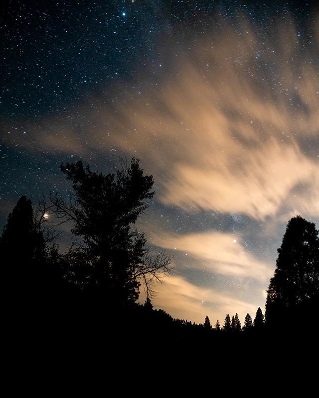 Midnight Stars
.
.
.
.
.
 #neverstopexploring #longexposure_shots #agameoftones #night_shooterz #ig_masterpiece #longexpo #magicpict #nightsky #ig_nightphotography #astrophotography #universetoday #nightscape #fs_longexpo #longexpoelite #rsa_night #starr… ift.tt/2zWxlVW