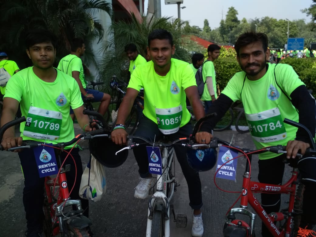 ETASHAsociety's tweet photo. 30 of ETASHA trainees peddled to #FightBerozgari at the Saksham Pedal Delhi 2018, 2nd edition today!
Support ETASHA at https://t.co/wtoYPTDOvH
#etashaempowers #cyclathon #youthcan #Sakshampedaldelhi2018 #skilltobuild https://t.co/836qAfF4Ka