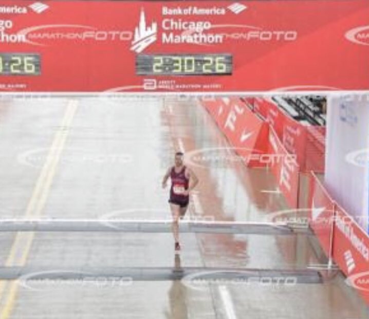 akrunzip's tweet photo. @mjheller10 nice race!! #ChiMarathon #chicagomarathon2018 #secondsole #NEOtakeover https://t.co/WqU5BFuDi1