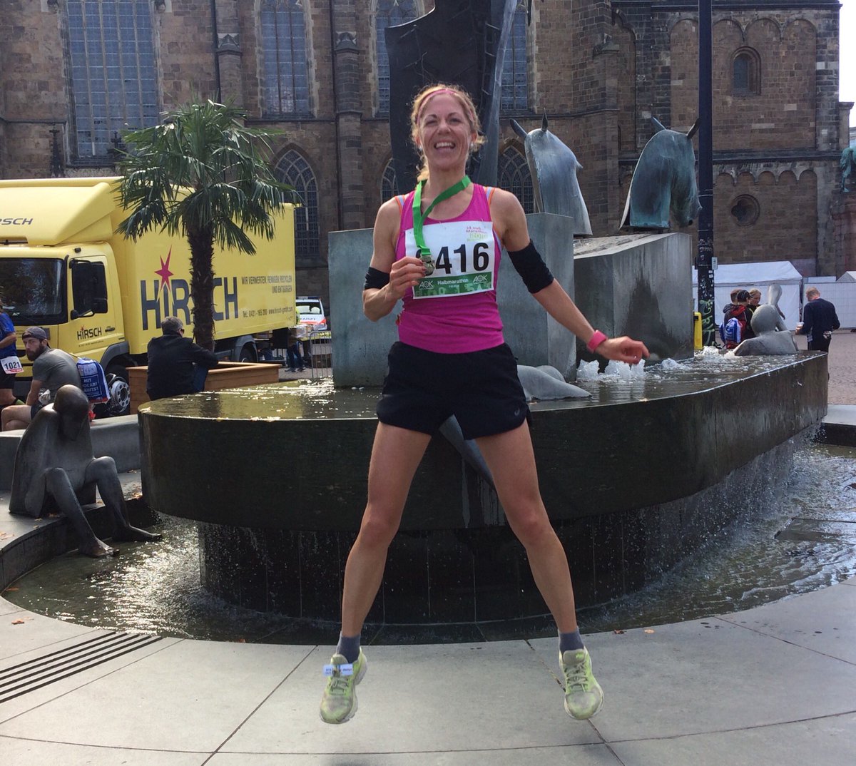 TalkaroundtheW's tweet photo. #happyoverthemoon 🏃‍♀️😍😍habe heute in Bremen eine neue und für mich absolute Traumbestzeit beim Halbmarathon geschafft. 1:28:27 min und 5. Frau. 💃🤩 #bremenmarathon #halbmarathon https://t.co/ZHaqH4yRPQ