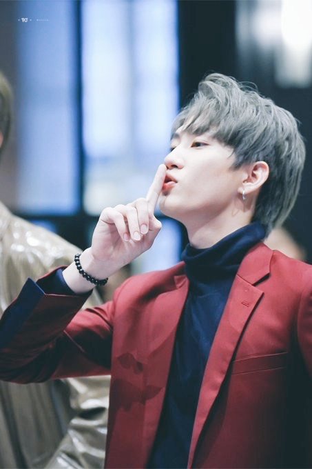 LOVEccaptainch's tweet photo. 😉😉😉
#captainchonlathorn https://t.co/7n3n00ix54