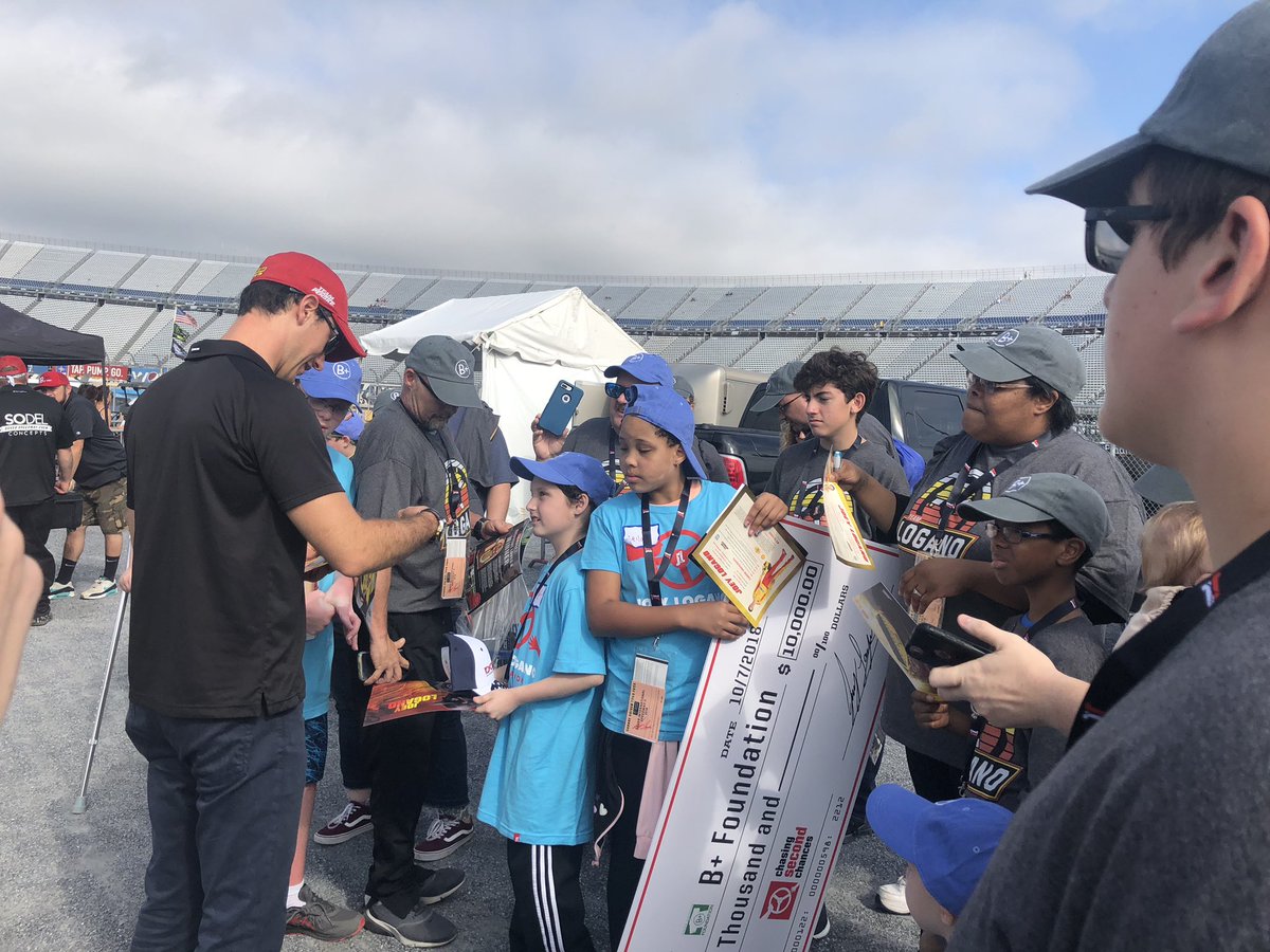 JoeyLoganoFDN's tweet photo. @joeylogano spent the morning with @BePositiveFdn Heroes @MonsterMile today! #TeamJL #chasingsecondchances #NASCARPlayoffs https://t.co/usHHTXd5tU