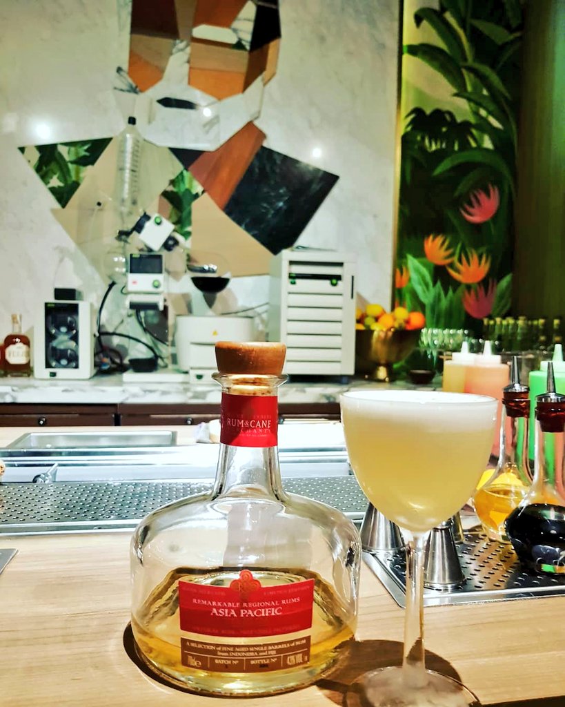 Warm congratulations to the team at The Old Man bar in #HongKong highest new entry award rising to No 10 in #Worlds50BestBars Awards 2018. 
They made us a delicious twist on a Ramos Fizz with our Asia Pacific XO Rum, a couple months back
🍸🎉🎉👏👏👏
