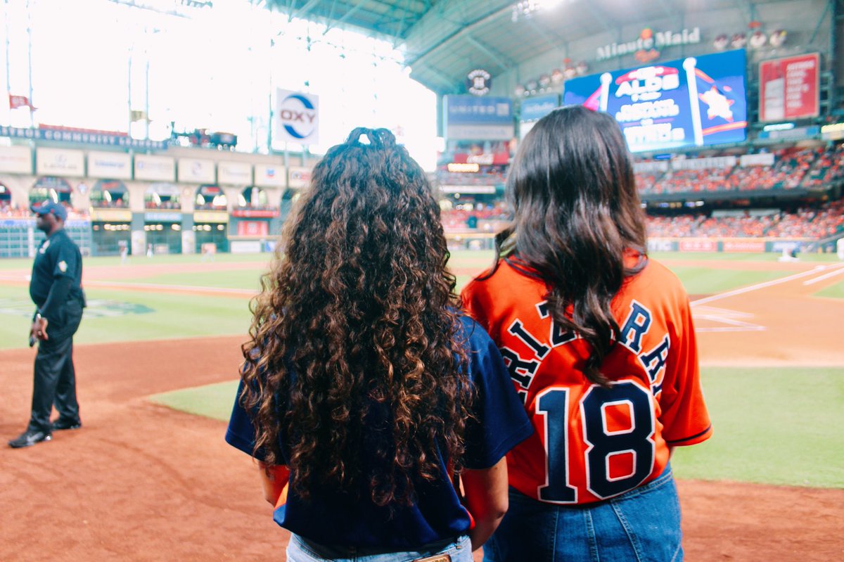 kayliseirizarry's tweet photo. Unforgettable. Thank you @astros ⚾️🇺🇸 #Astros #ALDS #DefendHouston #CrushCity #Earnedit #NeverSettle https://t.co/CLmZaURTmk
