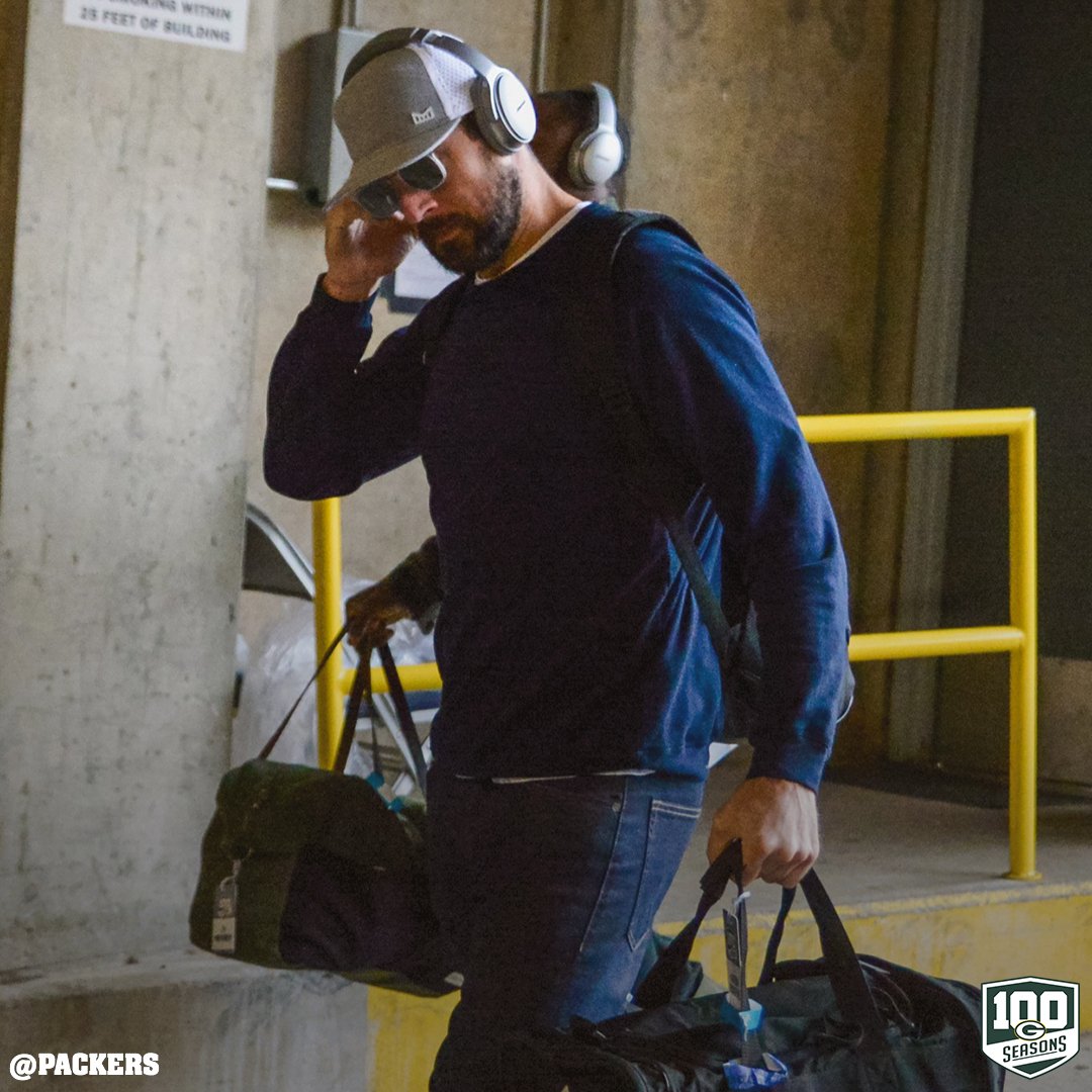 packers's tweet photo. Photos: #Packers arrive for #GBvsDET
📸: https://t.co/lDWyErx1Zh
#GoPackGo https://t.co/5oGDtV7Pps