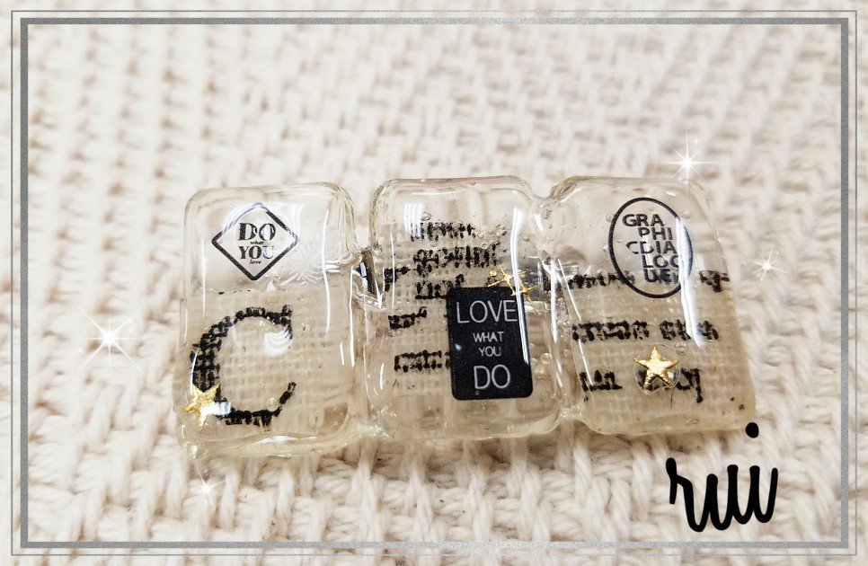 just40p's tweet photo. カジュアルなブローチ(◎▽◎)

一枚目はヘアピンにしようか悩んでやっぱりブローチ(◎▽◎)

ハサミのモールドは以外と配色が難しくて

可愛くならない('､3_ヽ)_

 #ハンドメイド 
 #レジンアクセサリー 
 #レジン好きな人と繋がりたい 
 #レジン 
#ハサミ
#ブローチ https://t.co/lyHEuarj5E
