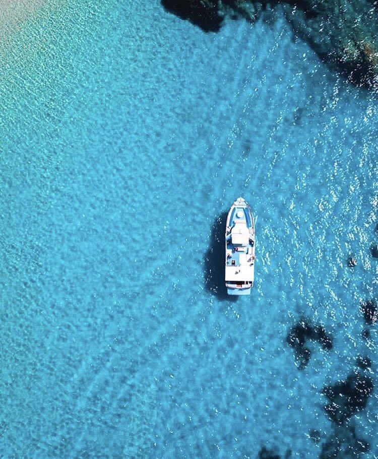 TeamSarda's tweet photo. Welcome to #Sardegna #Sardinia #Sardinien 🌸🌴☀
•
Have a nice weekend! 🌤️
•
📷  fabi.lng  #sailing⁠ ⁠ #yacht #boattrip #beach #italy #Herbst #autumn #luxury #fernweh #wanderlust #holidayfun #Enjoy https://t.co/GeEReXLbXs