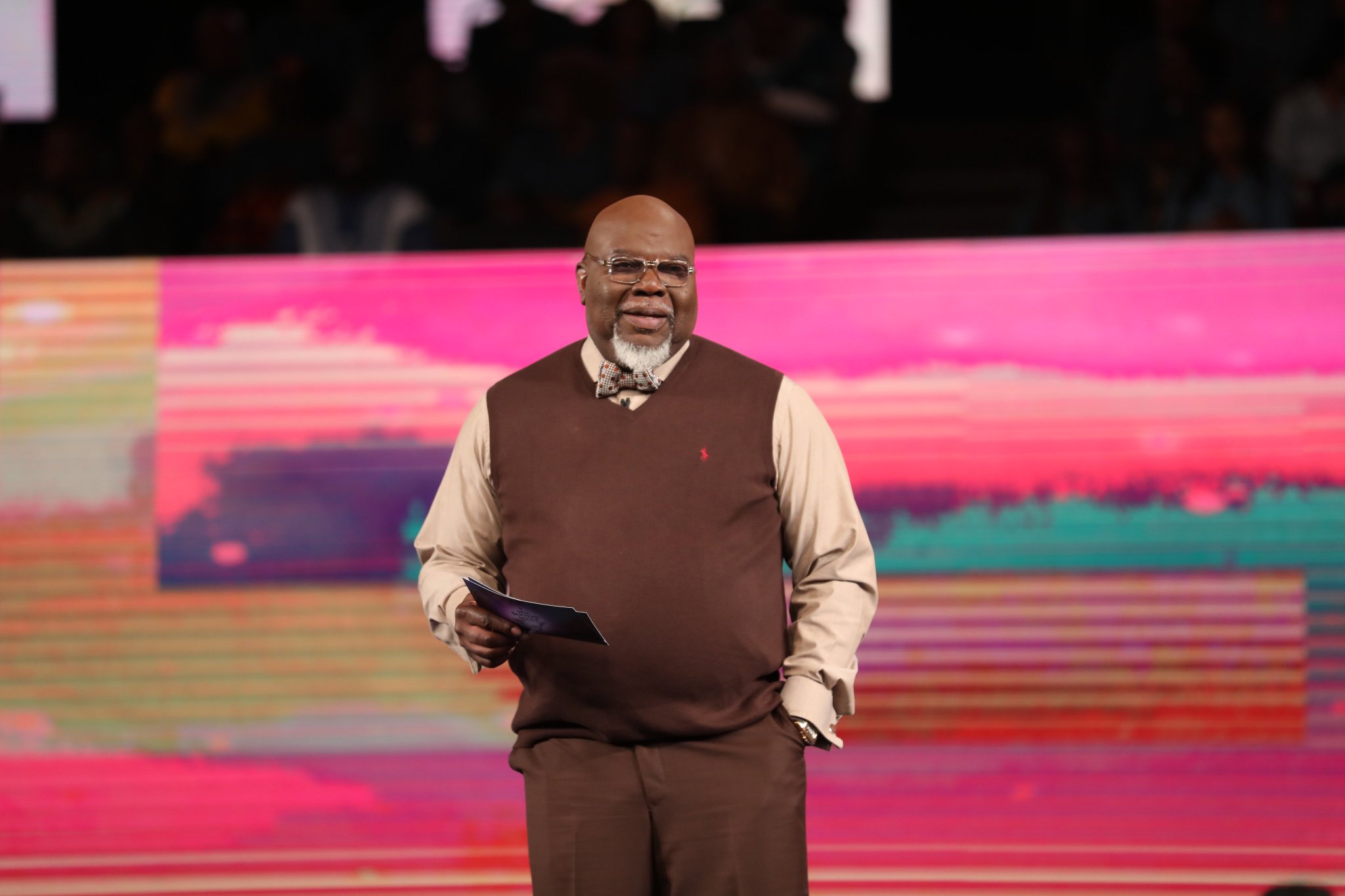 T.D. Jakes on Twitter: "Real light will stop you from blaming other