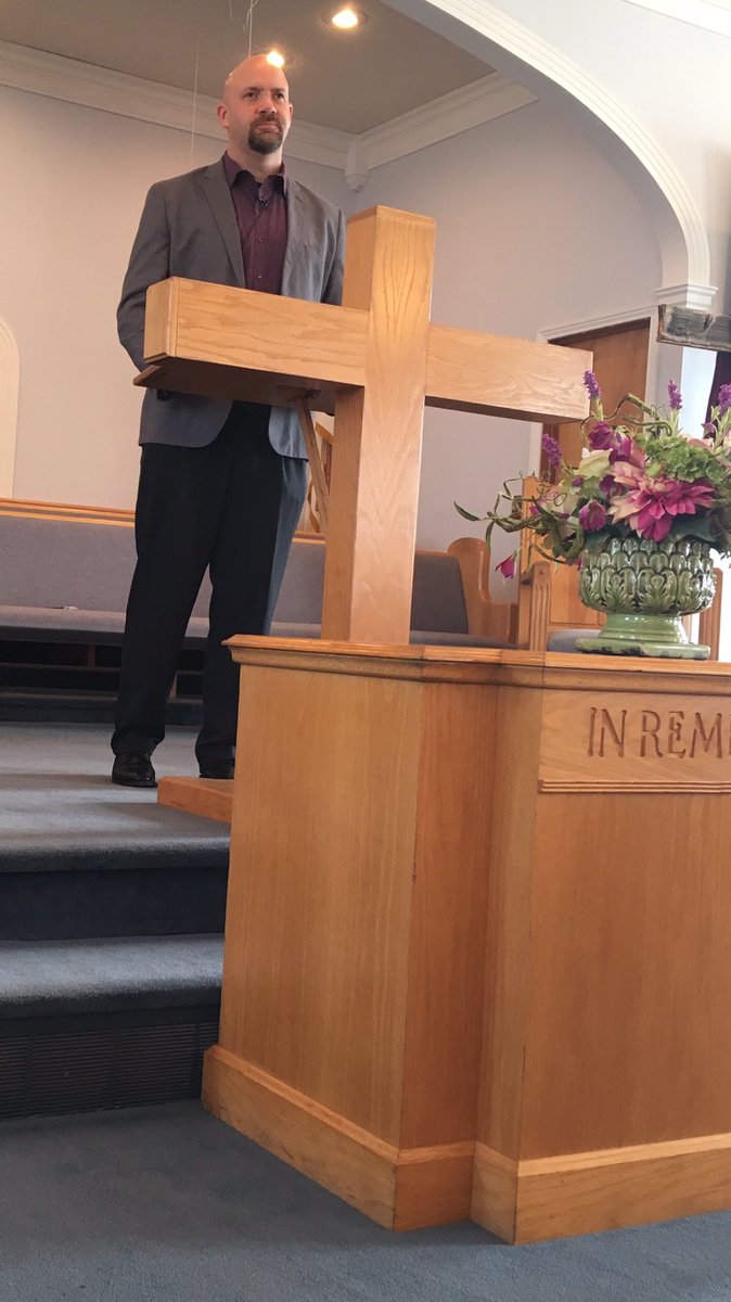 MrsStephFreeman's tweet photo. @tfreeman63 preaching at Calvary Baptist Church in Corbin, KY https://t.co/wDFr8EETcL