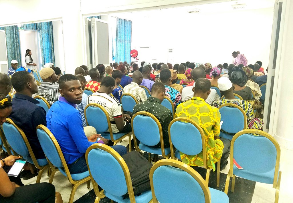 BuildersTeamF's tweet photo. Mise en place et début de la conférence sur la 《révolution du mieux-être 》 de la #BuildersTeam
@BGreatForever
@ForeverGlobalHQ
@ForeverFranceHQ
#BuildersTeam
#HealthIsWealth
#FLP
#FBO https://t.co/cF47tIuq3a