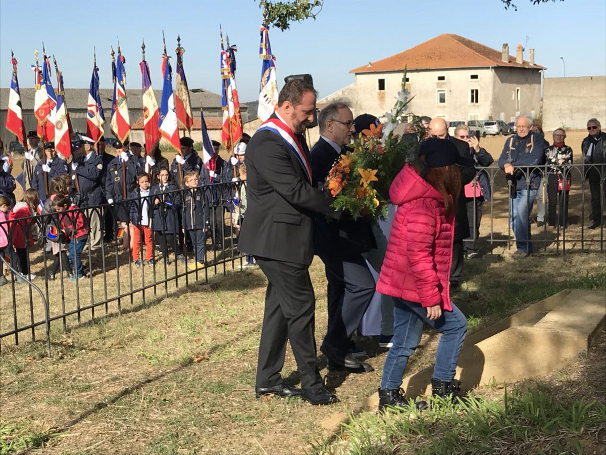 christophearend's tweet photo. Cérémonies de #Noisseville et de #Retonfey : 75 ans de #guerre - 75 ans de #paix. 🇩🇪🇨🇵 Comme disait #SimoneVeil « je n’aime pas l’expression devoir de mémoire. Le seul « devoir » c’est d’enseigner et de transmettre. » Alors continuons de transmettre nos valeurs et nos souvenirs ! https://t.co/cKVQ28ZM6D