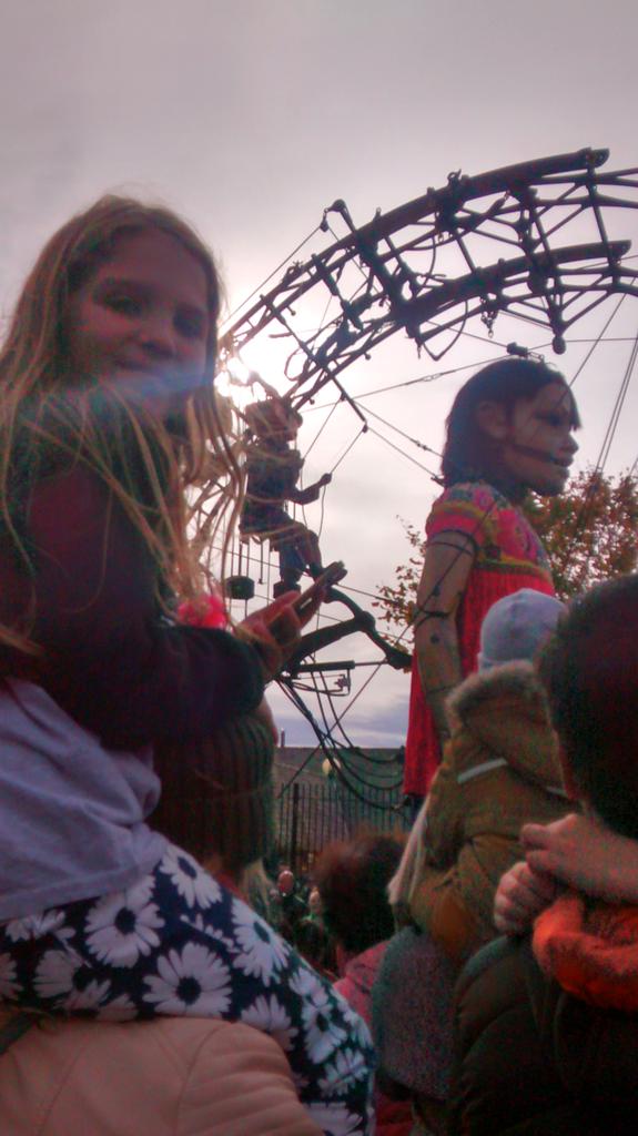 BrettaAdlen's tweet photo. Wow, what a day, thank you @CultureLPool @GiantSpectacle @mayor_anderson #amazingl little girl meets #littlegirlgiant #lbigmangiant @simoneadlen @Natellie5 https://t.co/TQ1FjKQ4Kf