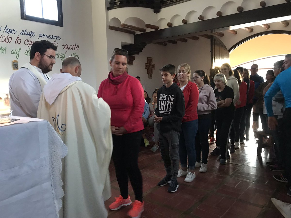 cjorotava's tweet photo. En la tarde noche de ayer algunos de nuestros chicos y animadores se desplazaban hasta la Ermita de la Virgen de las Nieves, en Las Cañadas del Teide, para la vigilia bajo las estrellas de los jóvenes del arciprestazgo, un encuentro con Dios a través de la virgen María. https://t.co/hlfo1QwQ2h