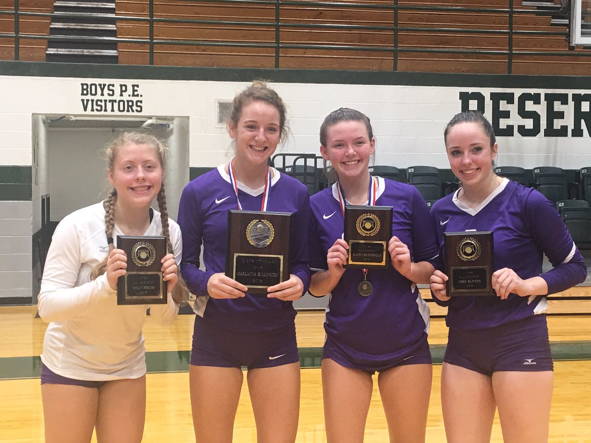 SusanRbusymom's tweet photo. The beach on fall break is overrated when you have 3 volleyball athletes to watch. #maybe1day #mykidsmylife #notmissingathing https://t.co/rAhPqQGqCY