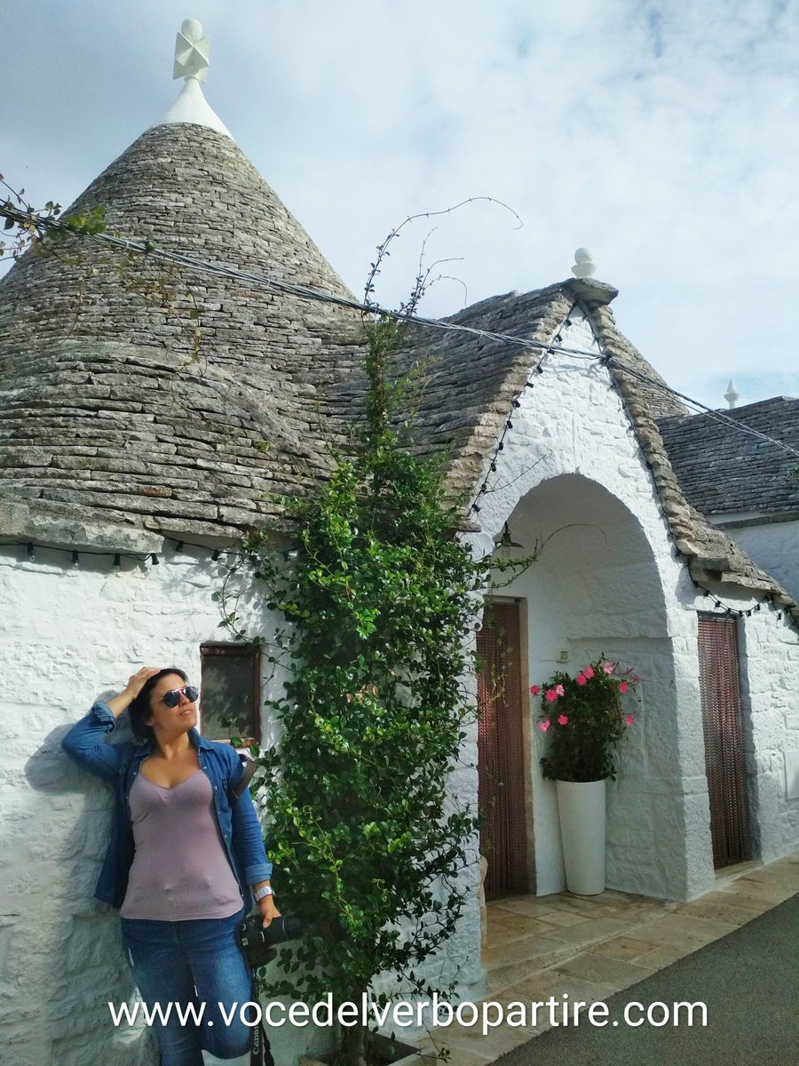 VoceDelVerboPar's tweet photo. Tappa finale del nostro peregrinare per borghi,è stata #Alberobello,quella che a mio avviso resta la "capitale dei trulli".
https://t.co/dojdHvscUo
#bdm2018 #valleditria #weareinpuglia 
@UNESCO @PugliaIsHere @PugliaDiscover @pugliaevents @discoverypuglia @RegionePuglia https://t.co/q8h3mq44cy