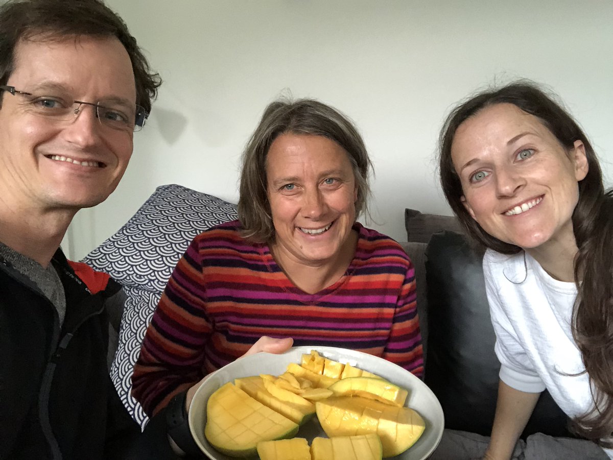 Rob_SalGo's tweet photo. #CEEDlings of the world united and mango-ed! @MariaBeger @KatrinaJDavis @ARC_CEED @HugePossum @kerrie_a_wilson https://t.co/Ck1Ohy77wY