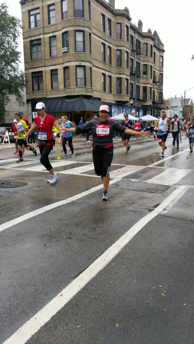 UIC_WSOC's tweet photo. Shoutout to Alum @_001anabanana Running in the @ChiMarathon  So Proud of you Ana!!!! 🎉🔥⚽️ #UICWSOC https://t.co/fzICCuzOab