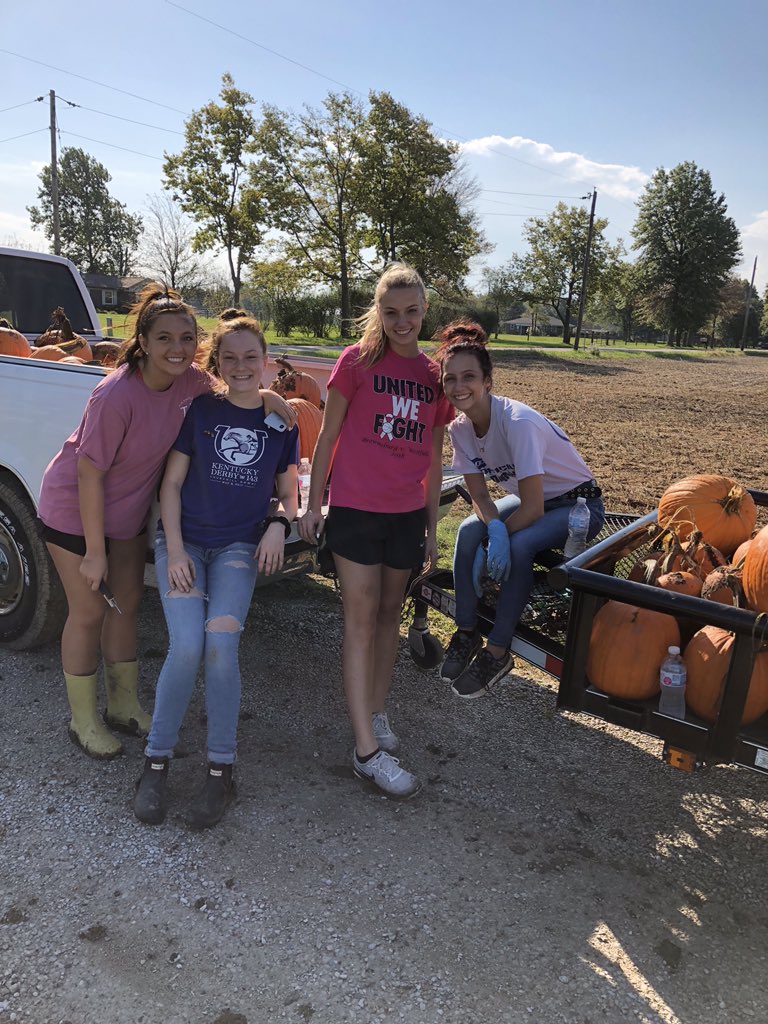 NhsBrownsburg's tweet photo. Thanks to everyone who signed up and helped out with picking pumpkins! It was a huge help! https://t.co/QquKntdPzZ