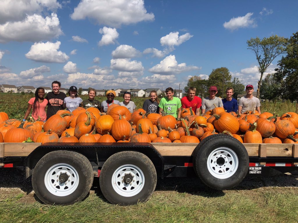 NhsBrownsburg's tweet photo. Thanks to everyone who signed up and helped out with picking pumpkins! It was a huge help! https://t.co/QquKntdPzZ