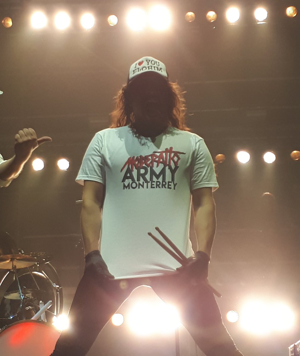 JeSsY_dElAcUeVa's tweet photo. @elohim_corona portando la playera del @armymonterrey ... Te queremos!!! 👊🏼🤘🏼😘 =M=
@moderatto @moderattoarmy @AuditorioPM https://t.co/HVUmkg2z2I