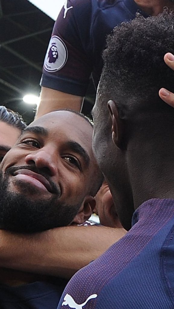 jakerAFC's tweet photo. Find someone that looks at you the way Laca looks at Dat Guy https://t.co/LkHIpwTHs3