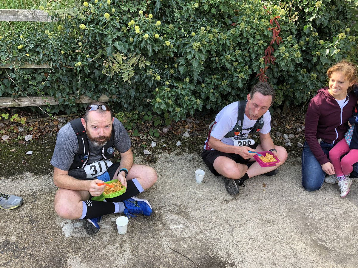 the_running_mal's tweet photo. Top day running Southwater aid station with @MattMason93 for @SussexEndurance Downs Link Ultra, snapped some of @HJoggers as they came through too https://t.co/0fXOKLQZLY