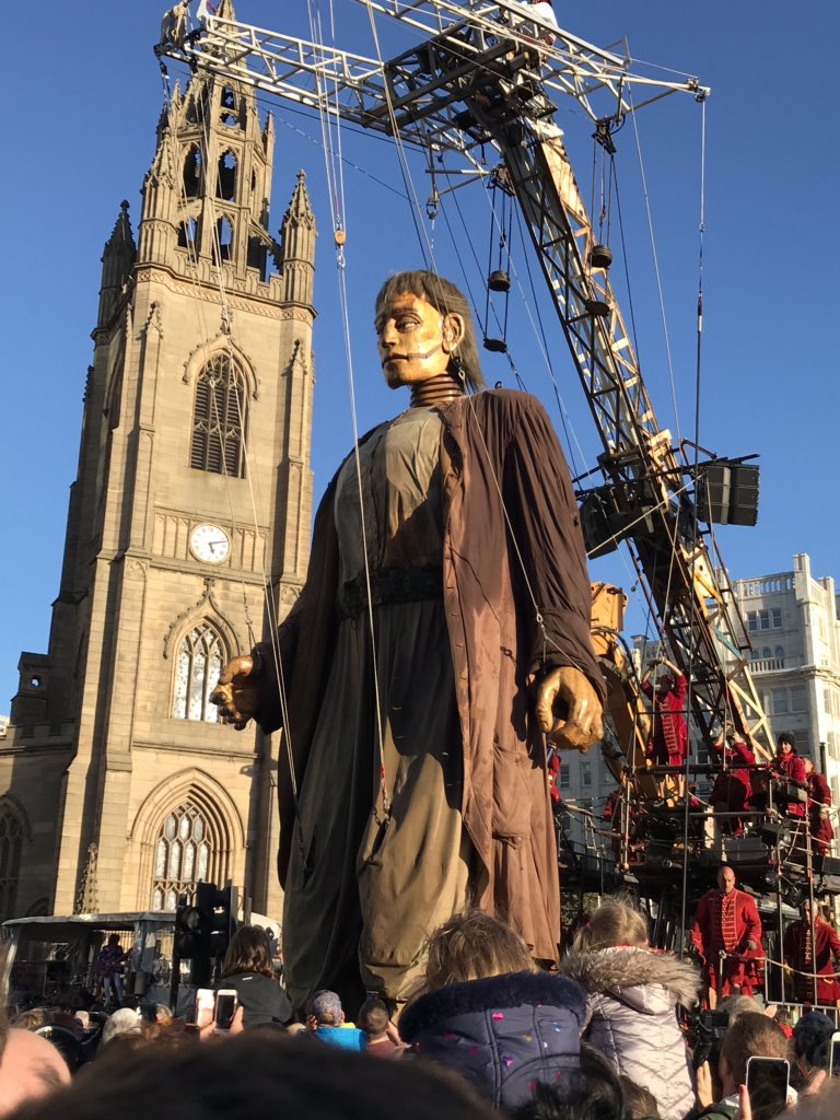 xchris2k9's tweet photo. Liverpool giants yesterday π #GiantSpectacle #liverpoolgiantspectacular #liverbuilding #itsliverpool #giants #littleboygiant https://t.co/3wsF2kRu1r