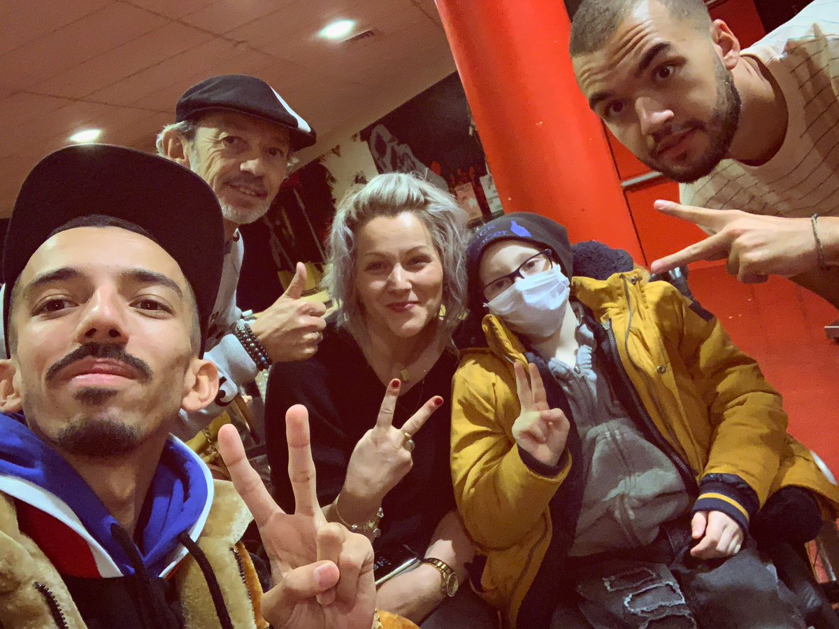 bigfloetoli's tweet photo. Vous avez été incroyablement nombreux à vous mobiliser pour qu’on rencontre le petit Maxence fan de nous! On l’a invité au zénith de Nantes et il a trouvé le courage de venir!
On est très sollicité mais on fait ce qu’on peut ! Plein de force petit soldat ! On est avec toi! 💪💪💪 https://t.co/DATJf3SjZg