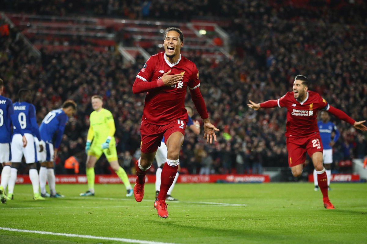 🗼 There's no player in world football that could win a header vs Van Dijk 

#LIVMCI