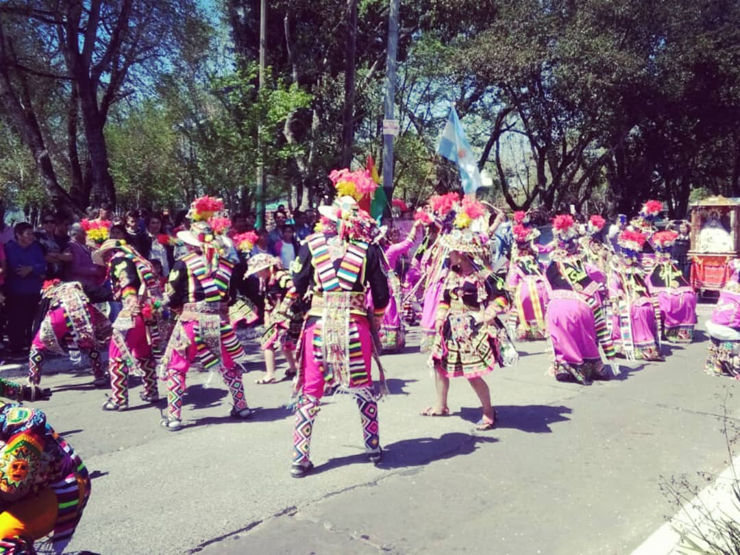 🎉JOSE MARMOL🎉
🎶[AHORA] Fiesta en honor a la #VirgendeCopacabana en la Capilla #NtraSradeLujan 
#SomosBrown 
#MarianoCascallares 
#DelegacionJoseMarmol