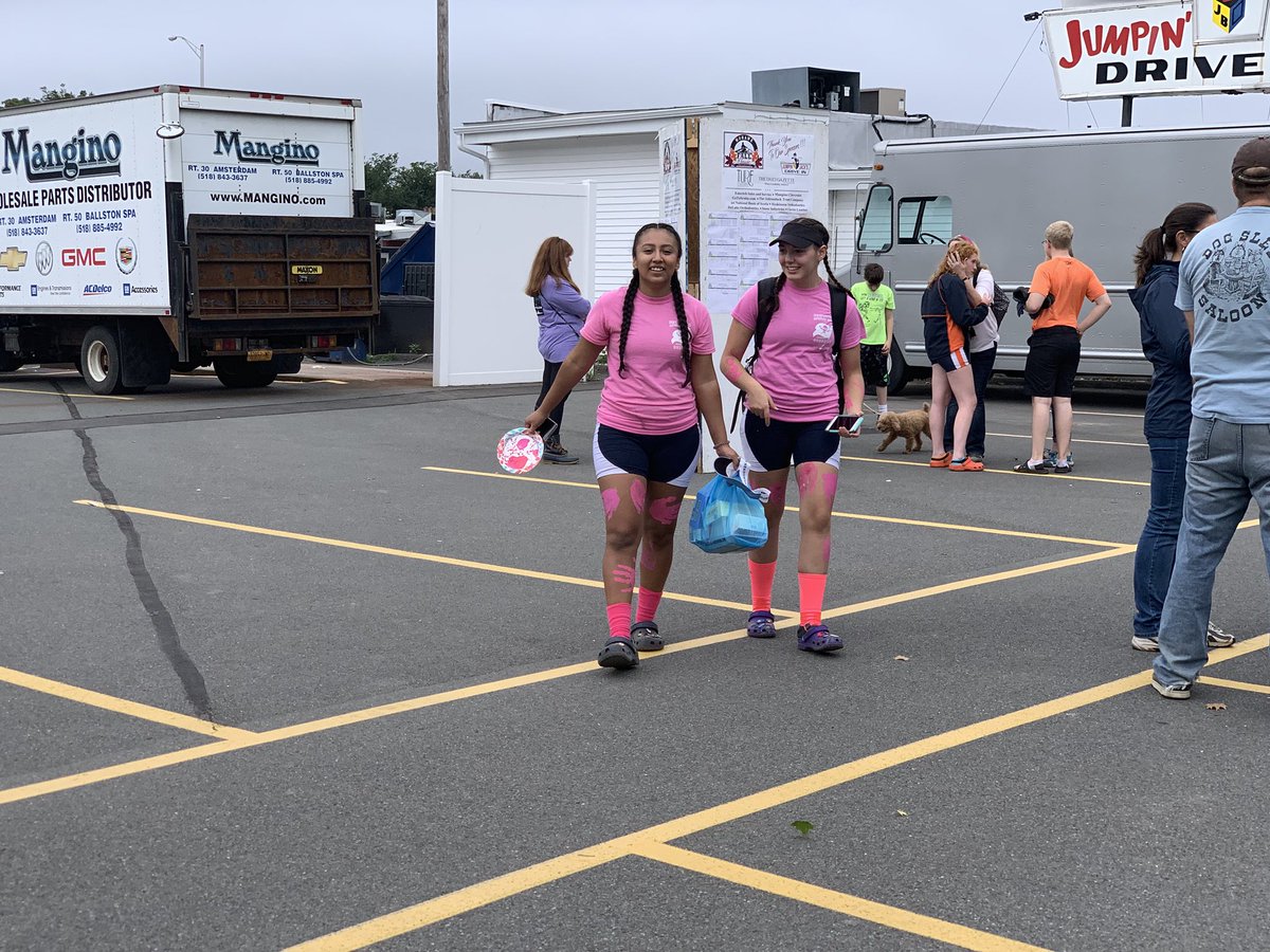 JulianaLoBiondo's tweet photo. #PinkTheBoathouse - #Newburgh #Rowing club at the Mohawk Classic regatta.  Girls Jr 4+ #RowForTheCure @rowbhra @rowforthecure https://t.co/MAqFOi3OeW
