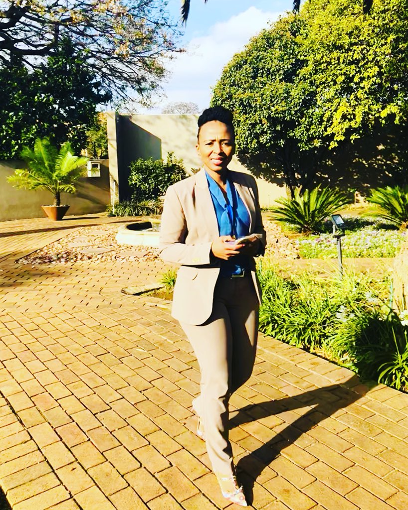 thuli_mashaba's tweet photo. Change is painful, but nothing beats the pain of being stuck where you know you don’t belong.
#FocusOnTheGoal #KeepReworkingIt #KeepWorkingOnIt #ThingsWillFallIntoPlace #Persistence #Endurance #TheDisruptor https://t.co/ZEthnvccvj