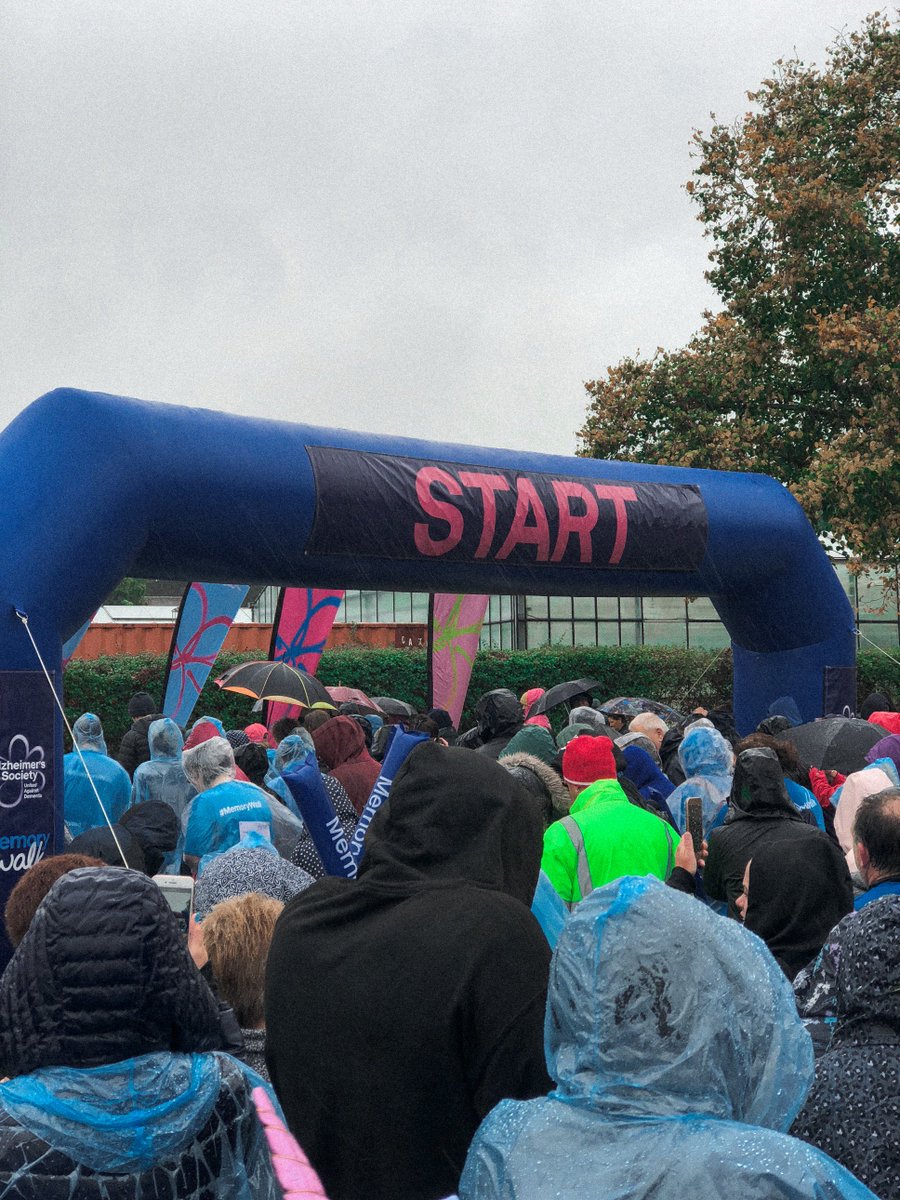 AsherErskine's tweet photo. completely soaked but totally worth it @alzheimerssoc #MemoryWalk2018 https://t.co/jb4O03UIFD