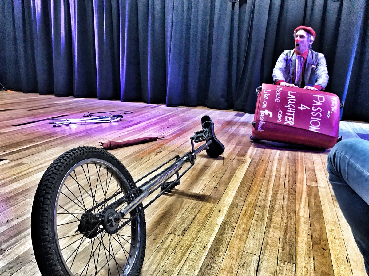 BackBilly1's tweet photo. #BackBilly Circus #theCUBE #passion4laughter #Joemay #MarkRussell
Stunning fundraiser at the Cube - Clowning excellence! Thanks to all who attended https://t.co/cvZsONhvjF