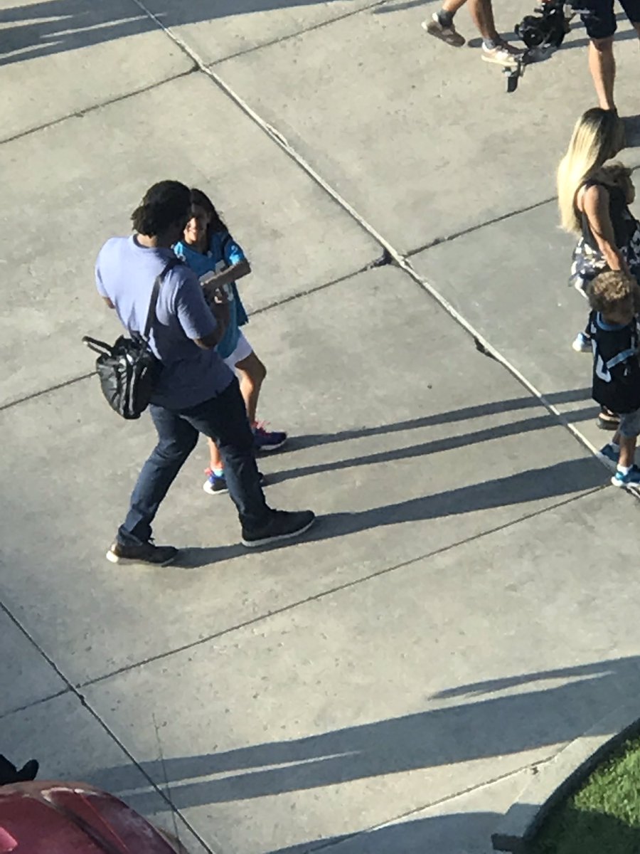 heybri95's tweet photo. Not only did I see the amazing win from the panthers but I got to see the one and only @juliuspeppers_ !!!! I have been a fan of his for as long as I can remember. Feels good seeing his family and him still with Carolina! 💙💙 #KeepPouding #alwayspanthers https://t.co/oyO69X6xPz