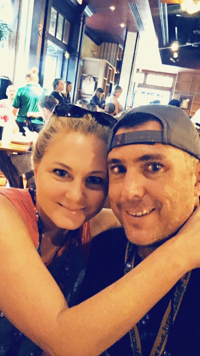 joelle517's tweet photo. Pregame meal #finnigans @UniversalORL. Ready for #HalloweenHorrorNights ! https://t.co/Mliuq2SDiw