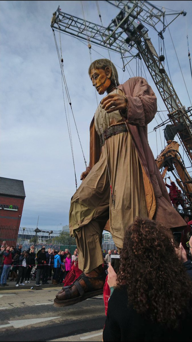 nazihaSai's tweet photo. #smithdownextra
#LiverpoolGiants
Dina enjoyed #giantspectacle this week end. It was amazing πππ https://t.co/DeRV6FXaap
