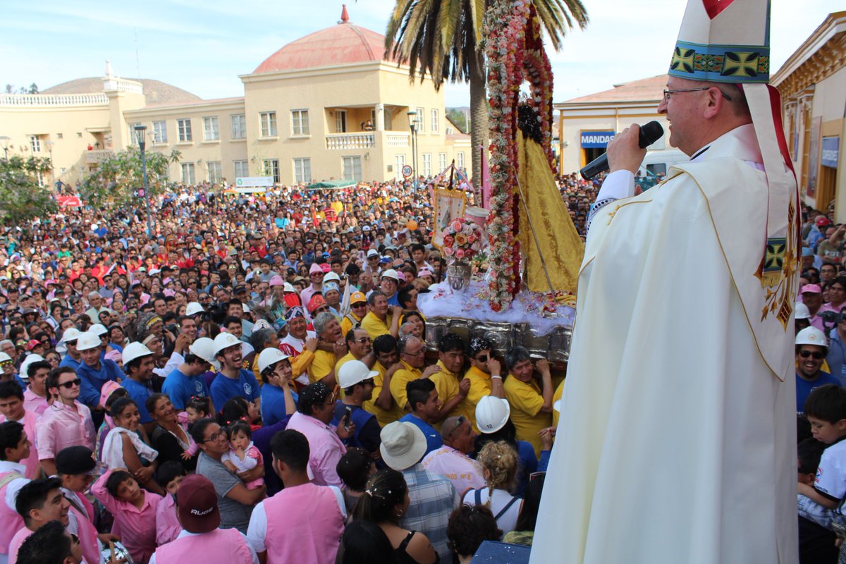 ArzobispadoLS's tweet image. [ESTA TARDE] Multitudinaria manifestación de fe se vivió en lo que fue la tradicional procesión por las calles de Andacollo en la edición 2018 de la Fiesta Chica en honor a Ntra. Sra. del Rosario