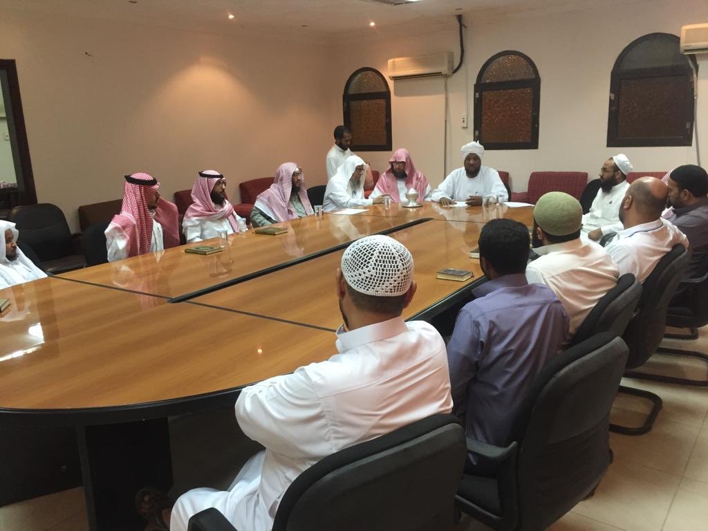 QHailOrg_HFS's tweet photo. اجتماع إدارة المعهد مع المعلمين وطلابهم
مسار الدورة المكثفة لحفظ القرآن الكريم https://t.co/ow8kbnjxuX