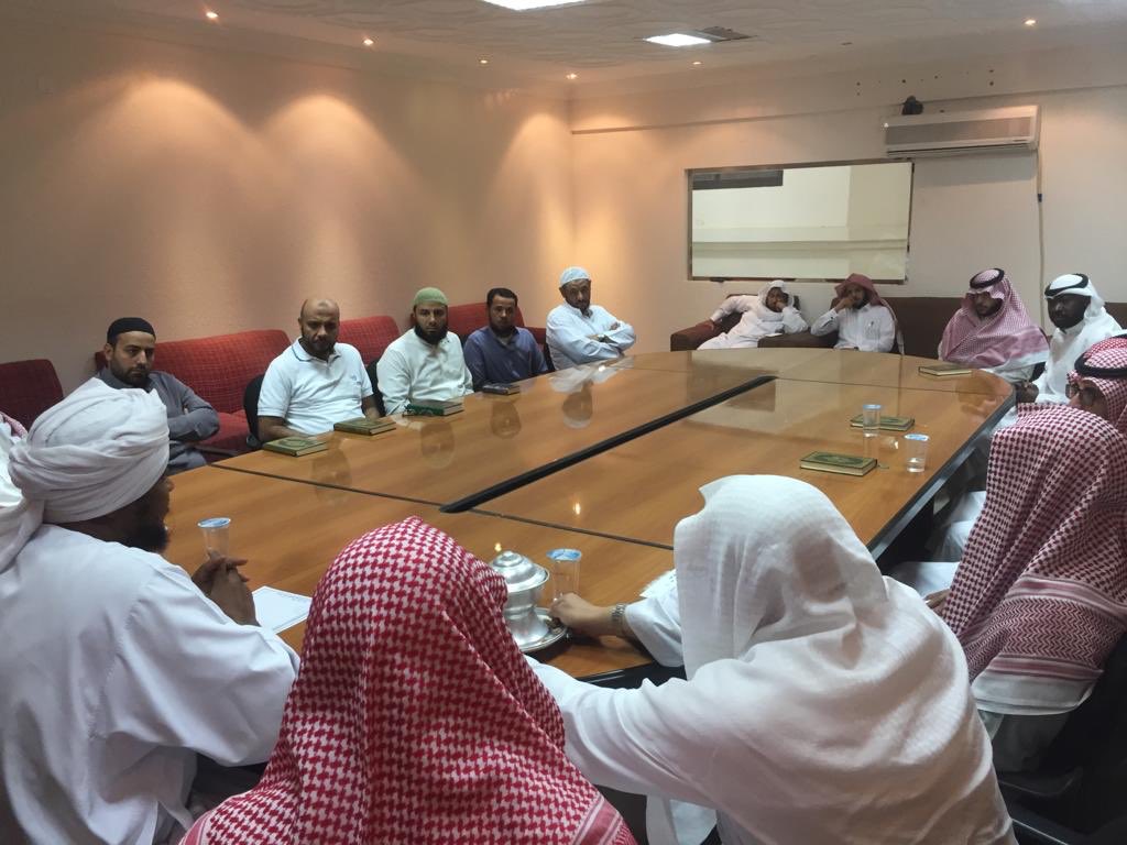 QHailOrg_HFS's tweet photo. اجتماع إدارة المعهد مع المعلمين وطلابهم
مسار الدورة المكثفة لحفظ القرآن الكريم https://t.co/ow8kbnjxuX