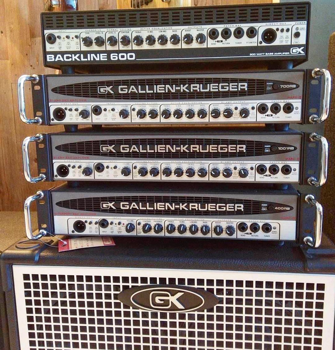GallienKrueger's tweet photo. Can’t really go wrong here! #gkallday #gallienkrueger #gkamps #gkamp
#Repost @melodia_musik
#melodiamusik#melodiatebet
#gallienkrueger #headamps #basscabinet #bassamplifier #bassist #bassplayer #melodiajogja https://t.co/xVhOE5TO9t