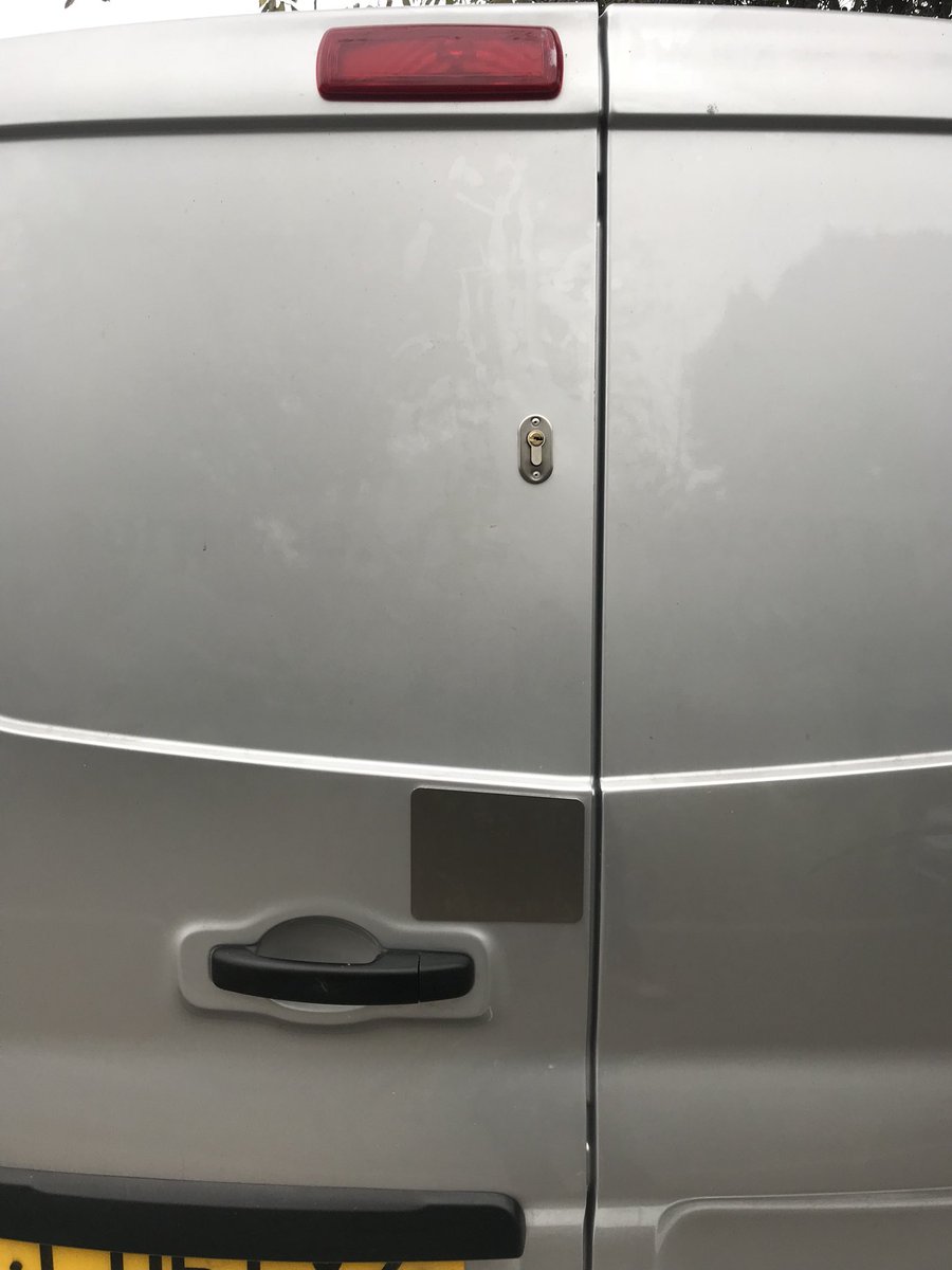 vanlocks's tweet image. If you need something better than “normal” deadlocks for the van then you need these. Backed up with our plate to protect the barn door latch for the Vauxhall Vivaro, Renault trafic, Nissan NV300. Available online soon at vanlocks.co.uk #Vansecurity #vanlocks #vanlife