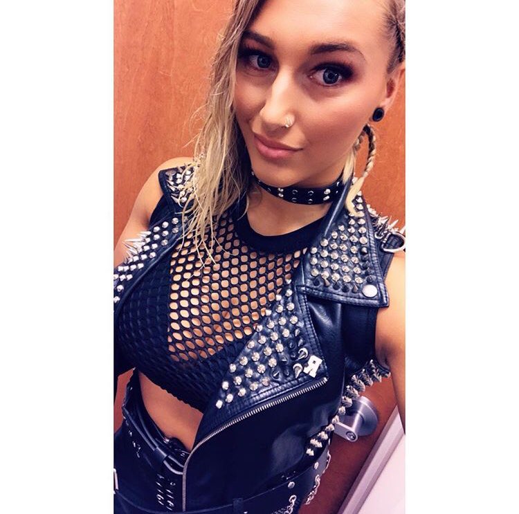 AdamGoldberg8's tweet photo. I love the NXT UK women’s champion 😍 https://t.co/ifwpg2IEa6
